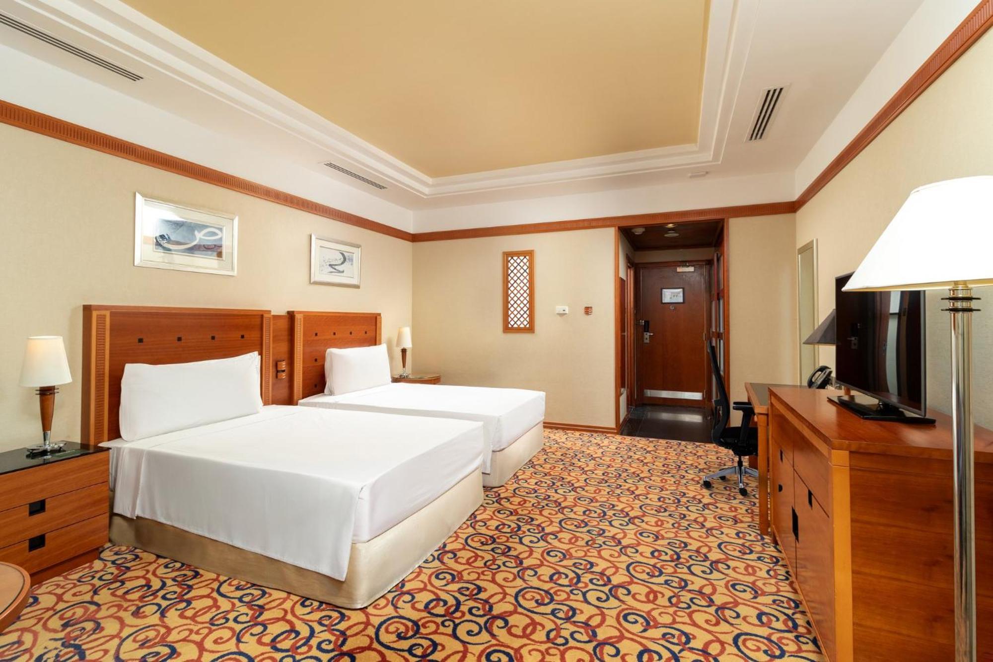 Holiday Inn Kuwait By Ihg Kuwait City Exterior foto